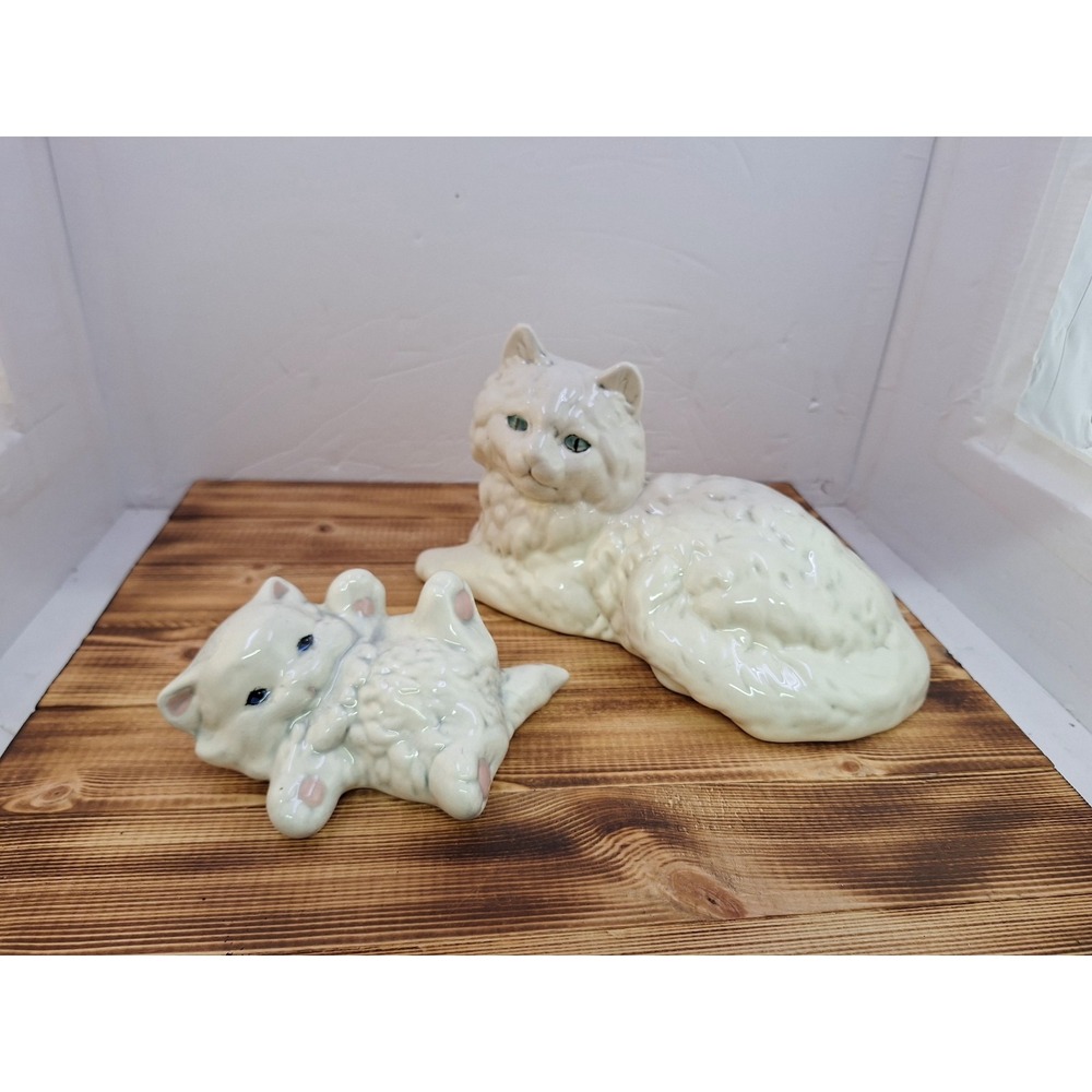 Vintage White Ceramic Fluffy Persian Kitten Figurine Blue Eyes Cute Signed MR 85